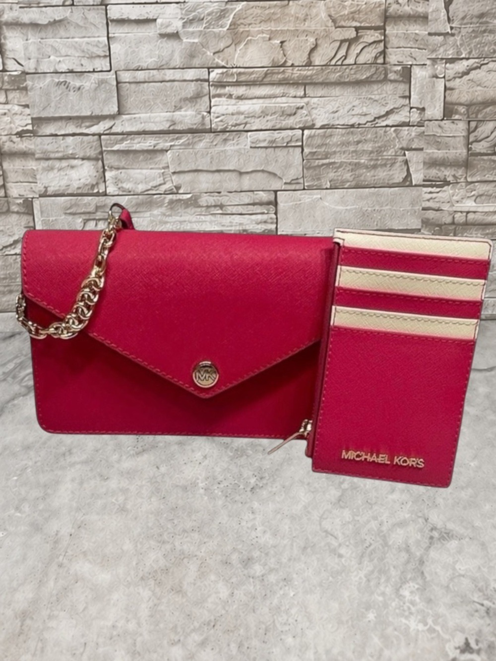 Michael Kors Saffiano Leather Envelope Crossbody & Matching Wallet Electric Pink - Picture 1 of 13